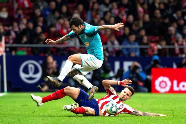 西甲-莱万哑火冈萨雷斯制胜 巴萨0-1莱加内斯